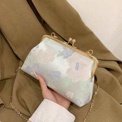 NEW CLIP CHAIN BAG Gaya Cina tas cangkang gaya nasional bunga tas bahu fashion makan malam tas crossbody untuk wanita