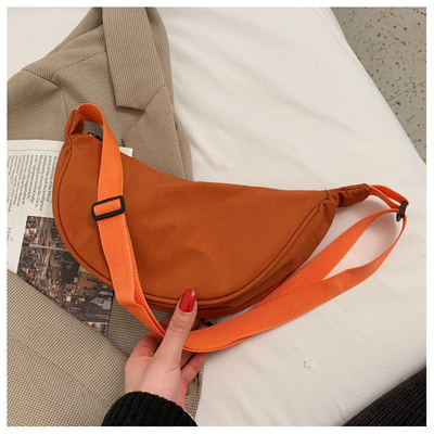 Tas Crossbody Nylon Tas Crossbody Wanita 2024 NEW DUMPLING Ringan Baju Baju Baju Baju