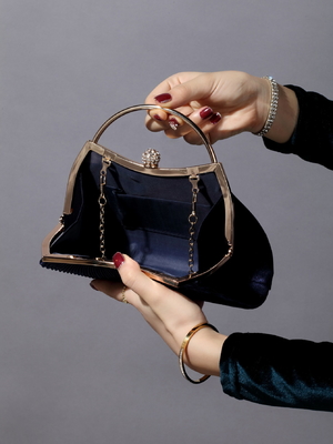 Eropa dan Amerika Serikat RETRO SOLID COLOR PELATED HAND RING FASHION LOCK CLOSED DINNER BAG RANGKET BAG