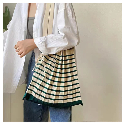 Tas bahu literatur pleated baru tas wanita berlapis musim dingin tas rajutan fashion tas wanita lintas batas