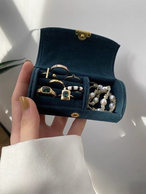 NEW EXQUISITE KASUS Perhiasan Velvet Berkualitas Tinggi cincin gelang kalung penyimpanan kotak perjalanan perhiasan portabel kecil