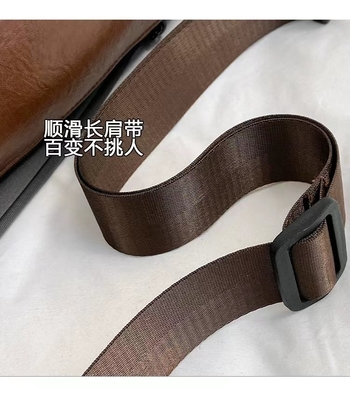 Tas dada unisex ultra ringan warna padat sederhana Tas crossbody pria tas bahu