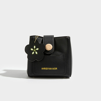 Summer Fresh All-Match Bag Fashion Wanita Trend Canggih Sensasi Desain Niche Crossbody Bucket Bag Populer tahun ini