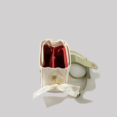 Summer Fresh All-Match Bag Fashion Wanita Trend Canggih Sensasi Desain Niche Crossbody Bucket Bag Populer tahun ini