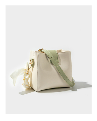 Summer Fresh All-Match Bag Fashion Wanita Trend Canggih Sensasi Desain Niche Crossbody Bucket Bag Populer tahun ini