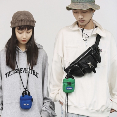 EARPHONE BAG HANGING NECK MINI MOIN BURSA KARTA BAG KEY BAG KOSO KOSO KOSO BAG MODE Pria DEKORASI BAG HANGING kecil