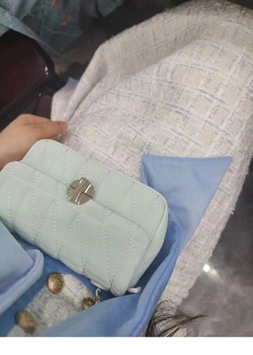 2024 Spring/SUMMER NEW HIGH-grade TEXTURE tas kecil wanita berlian rantai bahu tas bawah lengan