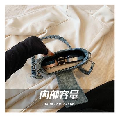 Populer NEW NICHE DESIGN BAG FEMALE TREND FOREIGN STYLE KERUPAK BAG PEMANGAT PEMANGAT PEMANGAT