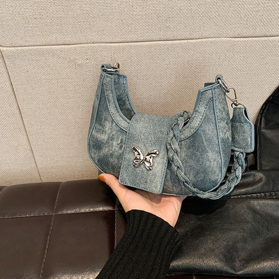 Populer NEW NICHE DESIGN BAG FEMALE TREND FOREIGN STYLE KERUPAK BAG PEMANGAT PEMANGAT PEMANGAT