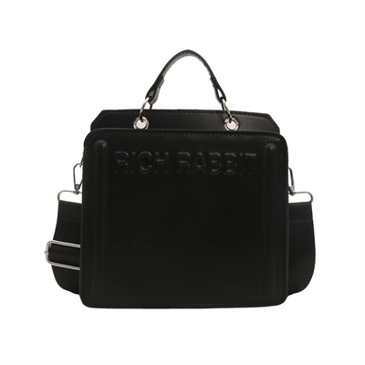 SIMPLE FASHION LETTER BAG BAG BARU Wanita INS KOMUTER BAG TANGAN SQUARE BAG SENIOR Tekstur lebar tali bahu crossbody