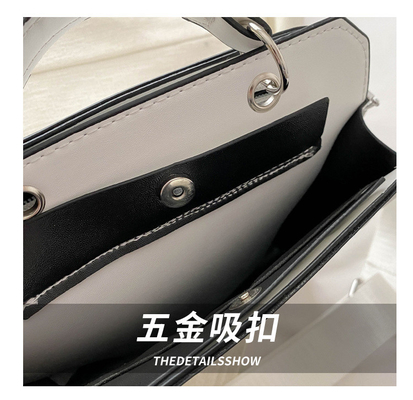 SIMPLE FASHION LETTER BAG BAG BARU Wanita INS KOMUTER BAG TANGAN SQUARE BAG SENIOR Tekstur lebar tali bahu crossbody