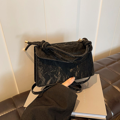 Tas Tangan Berkualitas Tinggi Wanita Tren Baru Mode NICHE Desain Hand Bill of Loading Bahu Tas Semua Tekstur Tas Crossbody