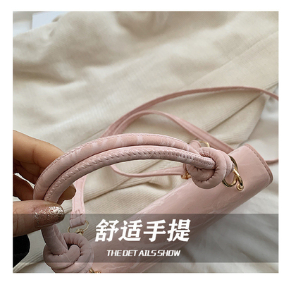 Tas Tangan Berkualitas Tinggi Wanita Tren Baru Mode NICHE Desain Hand Bill of Loading Bahu Tas Semua Tekstur Tas Crossbody