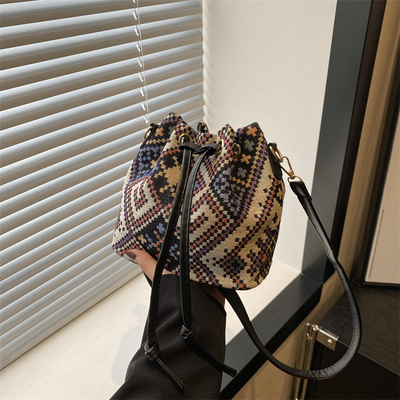 NEW CHINESE NATIONAL WIND ARCHIPIT BUCKET BAG SIMPLE FASHION TREND SUMMER NEW LINEN STYLE Kelas tinggi rasa tunggal bahu