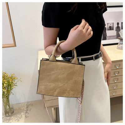 VINTAGE CHIC TEXTURED LETTER TOTE BAG tas wanita 2024 NEW besar kapasitas fashion tas tangan lebar tali tas bahu