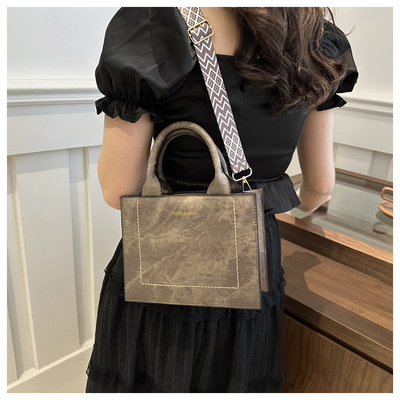 VINTAGE CHIC TEXTURED LETTER TOTE BAG tas wanita 2024 NEW besar kapasitas fashion tas tangan lebar tali tas bahu