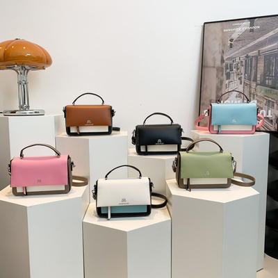 2024 Musim semi dan musim panas mode baru tas persegi kecil tas bahu tunggal tas yang cocok warna tangan tas crossbody