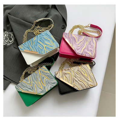 Tas wanita mode baru tas persegi kecil grosir ceruk sederhana retro quicksand semua bahu tunggal crossbody cha