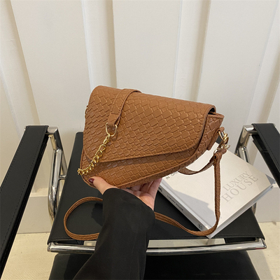 High Sense Fashion Saddle Populer Musim semi/musim panas Tas kecil yang dipintal Tas sederhana All-in-One Tas crossbody