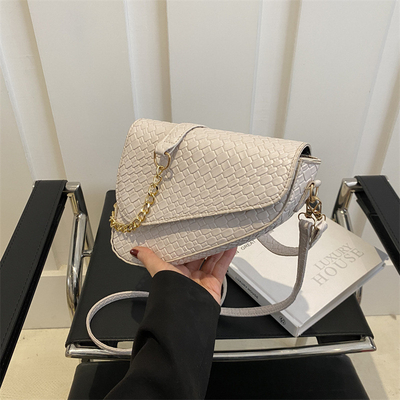 High Sense Fashion Saddle Populer Musim semi/musim panas Tas kecil yang dipintal Tas sederhana All-in-One Tas crossbody