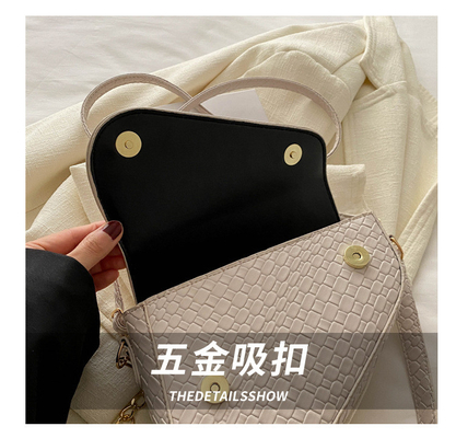 High Sense Fashion Saddle Populer Musim semi/musim panas Tas kecil yang dipintal Tas sederhana All-in-One Tas crossbody