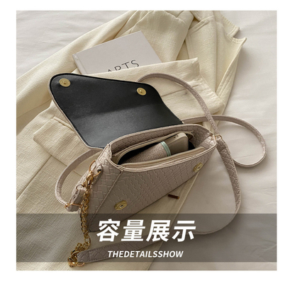 High Sense Fashion Saddle Populer Musim semi/musim panas Tas kecil yang dipintal Tas sederhana All-in-One Tas crossbody
