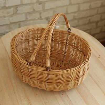 keranjang piknik dengan pegangan. Kingwillow. (Alami)
