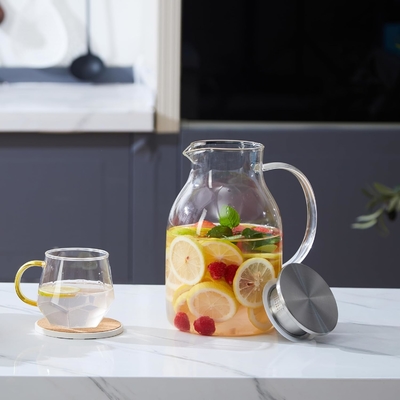 Karafu Glass Pitcher dengan Tutup, 68Oz Hot Resistant Water Jug untuk Air Panas / Dingin, Es Teh dan Jus Minuman Jelas