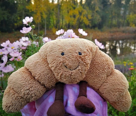 Berberat 9 " Croissant Plush Cute Smile Croissant Roti Bantal Dipenuhi Hewan Lucu Makanan Lembut Plushies