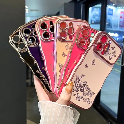 Kasus ponsel iPhone 13 untuk anak perempuan, bingkai gelombang keriting, pola kupu-kupu berlapis mewah, pelindung lensa tahan guncangan TPU emas