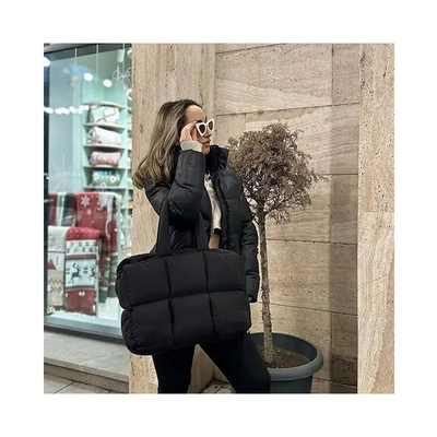 Tas Puffy Quilted Bergaya untuk Wanita Sesuaikan Tas Anda dengan Layanan OEM dan ODM