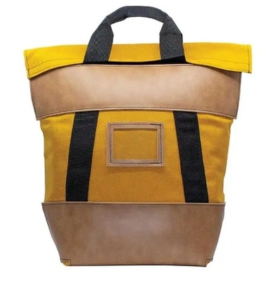 Tas Kurir Tahan Api   Made on Order Dengan hiasan kulit tuff, dasar persegi, pegangan berlengan tahan lama dan dibangun dalam kunci itu pasti produk berharga di setiap kantor, ruang surat atau gudang!