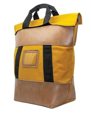 Tas Kurir Tahan Api   Made on Order Dengan hiasan kulit tuff, dasar persegi, pegangan berlengan tahan lama dan dibangun dalam kunci itu pasti produk berharga di setiap kantor, ruang surat atau gudang!