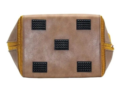 Tas Kurir Tahan Api   Made on Order Dengan hiasan kulit tuff, dasar persegi, pegangan berlengan tahan lama dan dibangun dalam kunci itu pasti produk berharga di setiap kantor, ruang surat atau gudang!