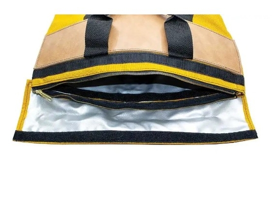 Tas Kurir Tahan Api   Made on Order Dengan hiasan kulit tuff, dasar persegi, pegangan berlengan tahan lama dan dibangun dalam kunci itu pasti produk berharga di setiap kantor, ruang surat atau gudang!
