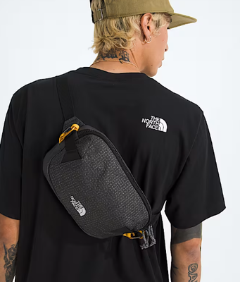 Fanny Packs bag Zippered main compartment has a secure-zip mesh pocket with a key clip