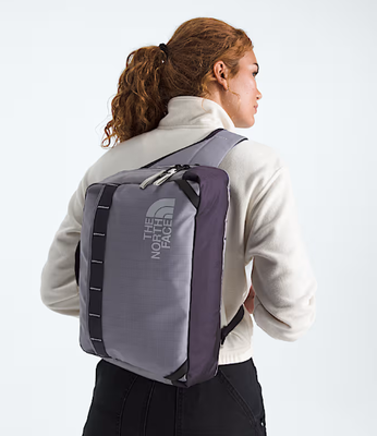 Tas ransel tahan air Dibangun dari bahan Nylon Ripstop daur ulang dengan pegangan pegangan atas yang dibungkus dan gampang untuk YKK Zippers