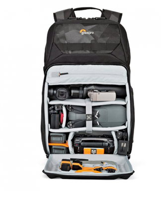 Ransel drone memberikan perlindungan benturan untuk drone dan menyediakan ruang untuk baterai tambahan, peluncur, laptop, tablet, dll.