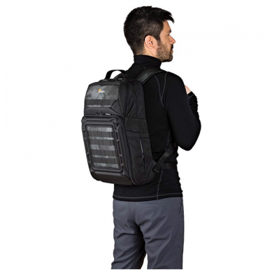 Ransel drone memberikan perlindungan benturan untuk drone dan menyediakan ruang untuk baterai tambahan, peluncur, laptop, tablet, dll.