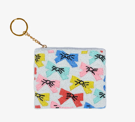 Dompet koin ringkas dengan manik-manik rumit, penutup ritsleting atas yang aman, dan gantungan kunci berwarna emas, ideal untuk menyimpan koin dan barang-barang kecil